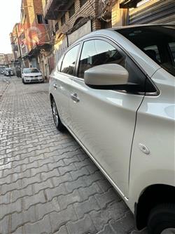 نيسان سيلفي